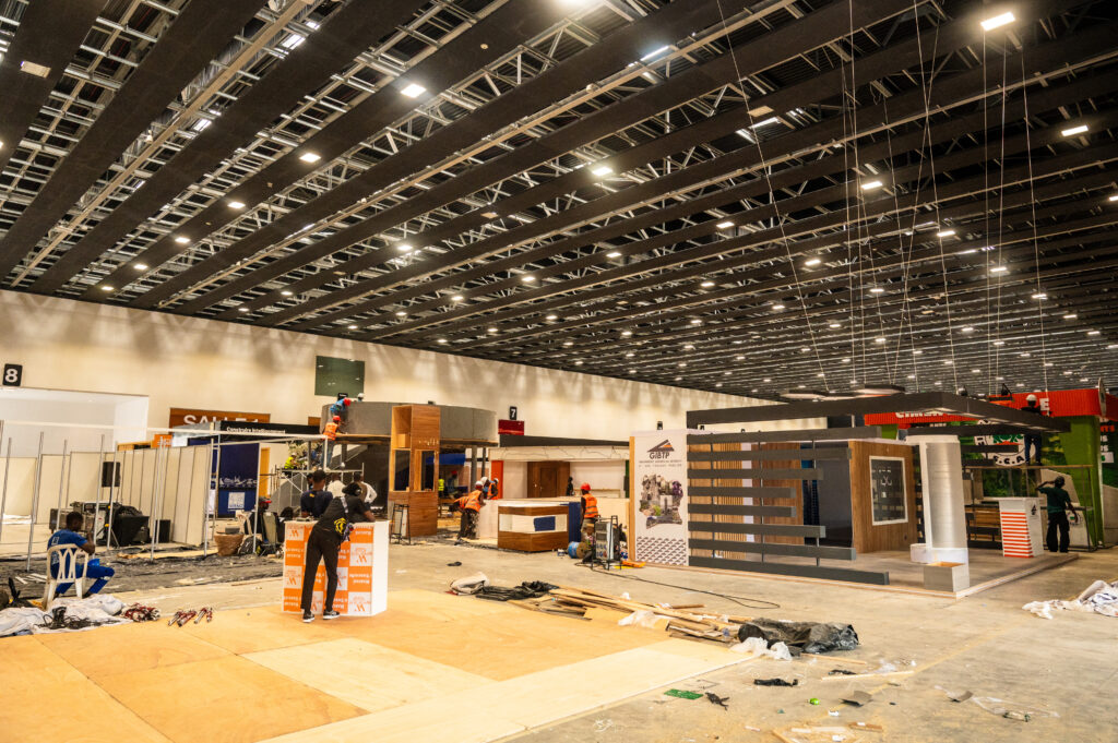 MONTAGE DE STAND (4)