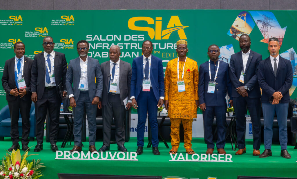 PANNEL 1 (12)
